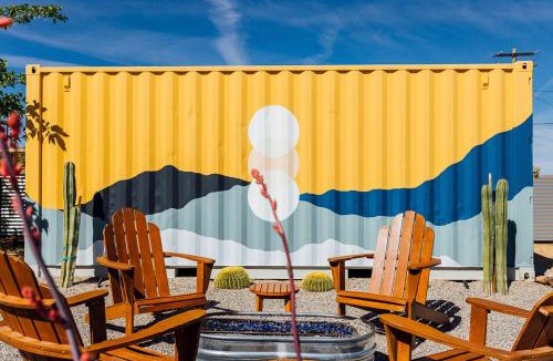 Joshua Tree House | 2BR Desert Cabin l Hot Tub l 4 Miles to National Park l 1 Mile to Town