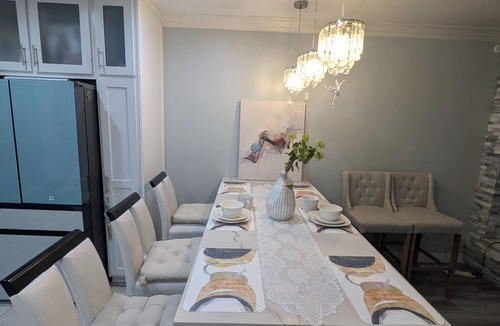 Downey House | 3 Bed 2 Bath, Happy Space the private entire home