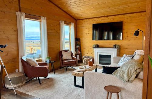 Summer Lake House | 3 Bedroom Cottage - Oregon Outback - Sauna - Pacific Flyway For Great Bird Watching!