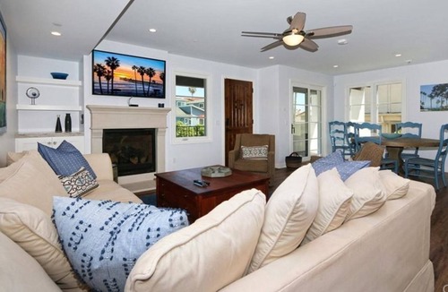 San Clemente Apartment | 3 Bedroom Duplex triplex 460911 by Houzlet