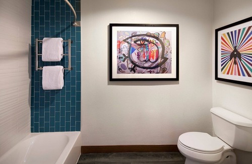 Venice Hotel | 3 Boulevard City View 2 Queens The Kinney Venice Beach, Outdoor Pool!