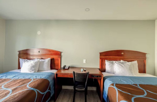 Barstow Hotel | 3 Rooms - Relax in Styled 2 Queen Beds Room with Route 66 Memorabilia