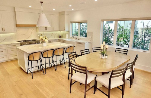 Peninsula House | 3-Story, Ocean Views, Steps to Beach, Sleeps 8