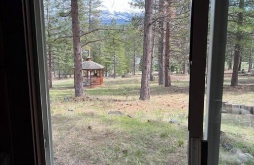 Weed Cabin | 30 Night Minimum, Shasta View Chalet