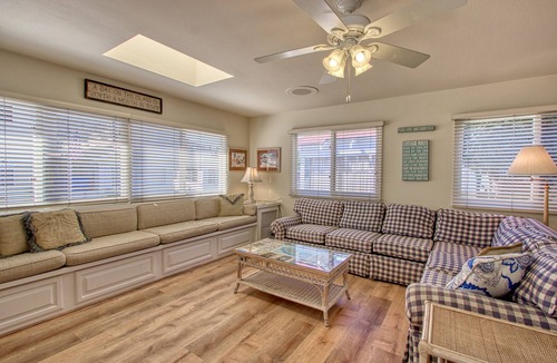 Avalon House | 316CL - Spacious 4 bdr Avalon House , Quick walk to Beach, WIFI