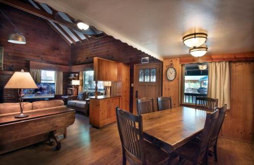 North Wawona Ski Chalet | 34 Grandmas Cabin