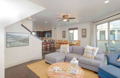 Downtown Condo | 355 Stimson Ave