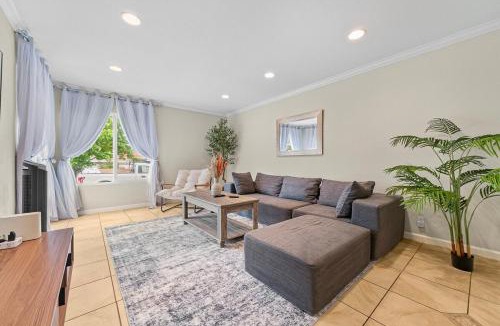 Newark Villa | 35674 - Newark Family-Friendly 4BR 3BA Retreat