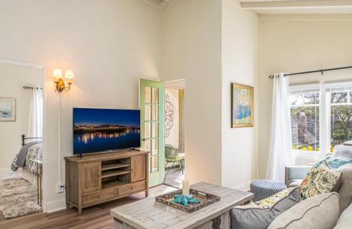 Northwest Carmel Apartment | 3795 The Artist's Way