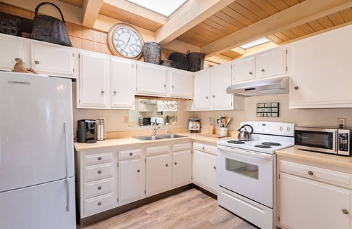 Northwest Carmel Apartment | 3797 Pine Place ~ Large Downtown Flat