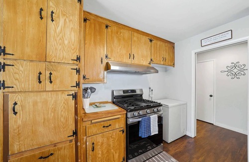 Lemon Grove House | 3BR Family Retreat w/Pool, Firepit & Billiards!
