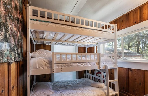 Brockway House | 3BR Tahoe Cabin Walk to Beach
