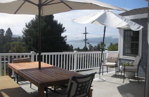 Tiburon House | 4 Bdrm Home- Great Outdoor Space-Perfect for Family Gatherings