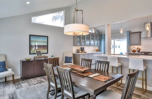 San Clemente Apartment | 4 Bedroom Single family 460885 by Houzlet