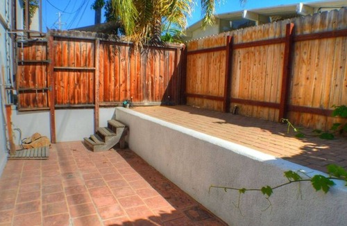 San Clemente Apartment | 4 Bedroom Single family L-(460592) by Houzlet