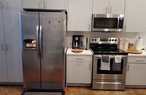 Hoover - Foster Apartment | 4 Bedroom Urban Loft with 7 Beds