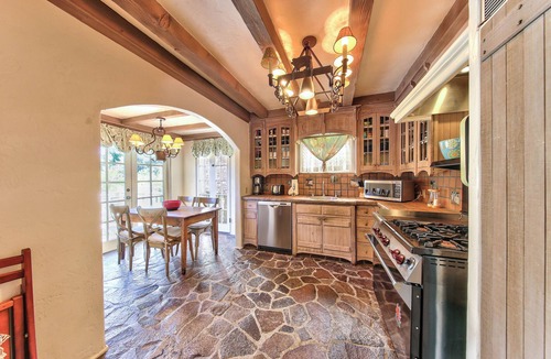 Golden Rectangle House | 4022 Lilacs and Laughter - Old World Charm, Garden