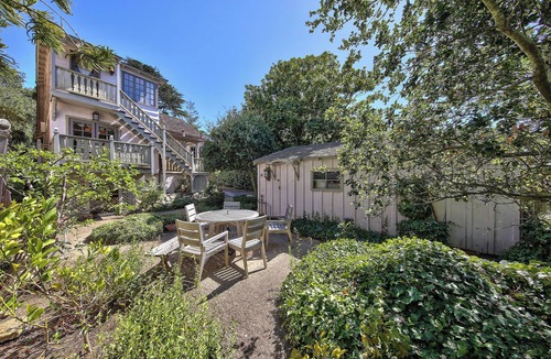 Golden Rectangle House | 4022 Lilacs and Laughter - Old World Charm, Garden