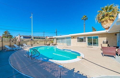 Las Vegas House | 4BR/2BA W/Pool10 mins to Strip/5mins to Chinatown