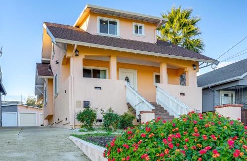 Oakland Apartment | 5 Mi to Jack London Square: Apt w/Shared Yard