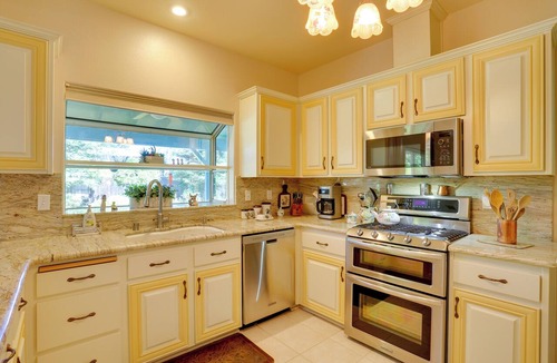 Redding House | 5 Mi to Sundial Bridge & River! Pet-Friendly Haven