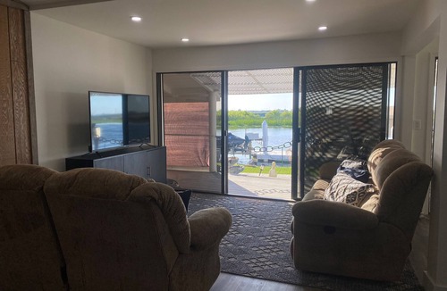 Discovery Bay House | 5 Min to Fast Waters! Waterfront Oasis awaits you!