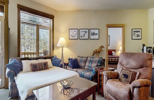 Mammoth Lakes Condo | 5-Star & Large Floor Plan, Balcony. Quiet Location, Pool & Hot Tub On-site