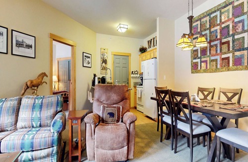 Mammoth Lakes Condo | 5-Star & Large Floor Plan, Balcony. Quiet Location, Pool & Hot Tub On-site