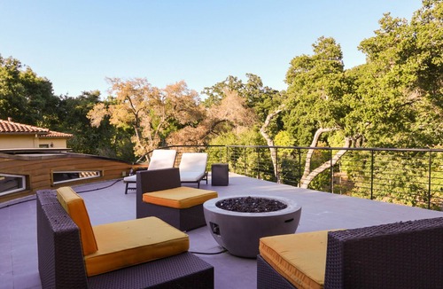 Menlo Park House | 5BR Designer Home with Sun Deck Near Stanford & 280