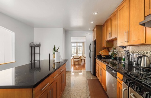 Daly City House | 5BR Spacious house Walk to Daly City BART - Easy Access to SF