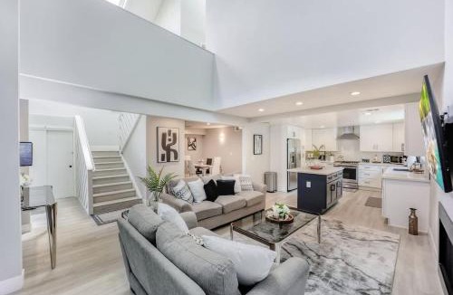 Menlo Park House | 601-Lavish Family Home w AC & Patio near Meta & Stanford