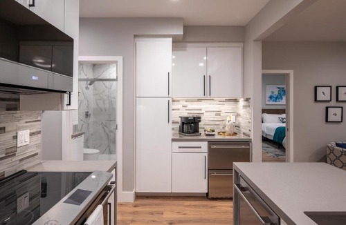 Carlsbad House | 645 Fresh Modern Condo Inside Resort Gates - Free Wifi - Walk to Spa
