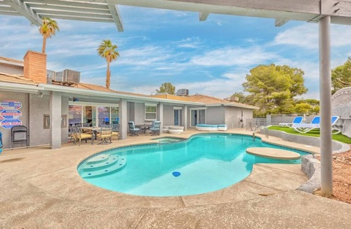 Las Vegas House | 777Rentals - 11BR/11BA - Bowling Villa