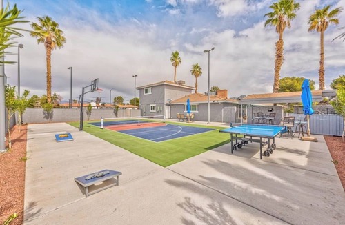 Las Vegas House | 777Rentals - 11BR/11BA - Bowling Villa