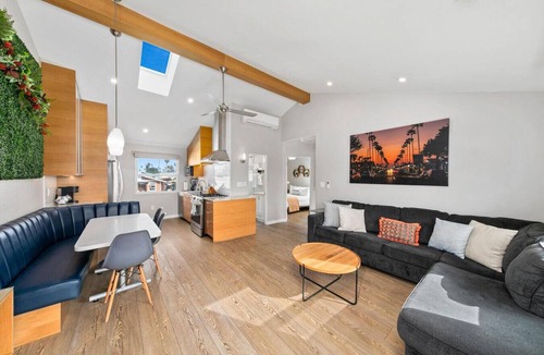 Ocean Beach Apartment | 7BD Family, Event Friendly 5min 2 Beach, Boardwalk
