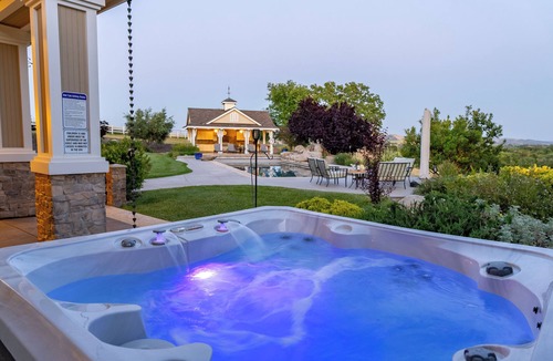 Templeton House | 7BR/4BA Farmhouse & Barn Estate on a Resort-Like Setting!