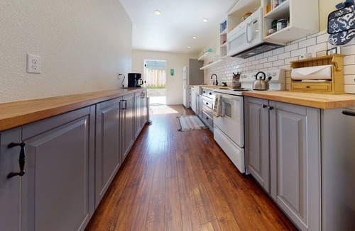 Seaside House | 800 ft to BEACH: MOBY DUNES: HOT TUB Seaside Vacation Homes, Inc Managed