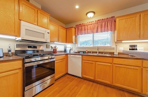 Orick House | 9A Prairie Creek Suite at the Meadow Site