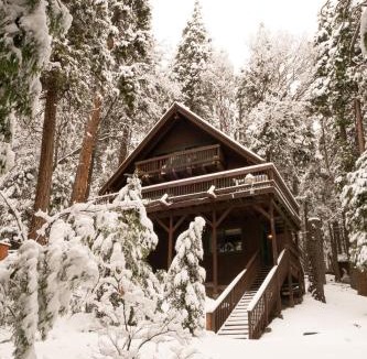 Alta Sierra House | A-Frame Cabin in The Sequoias