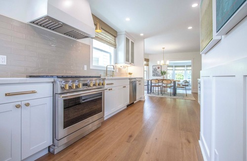 Cow Hollow Apartment | A+ Marina/Cow Hollow location! Highly walkable & great Live/Work space w/parking