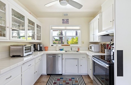 Tahquitz River Estates Cottage | A Sweet Escape to Palm Springs! Chic 2 BDR w/Pool 5 Min to Shopping, Dining