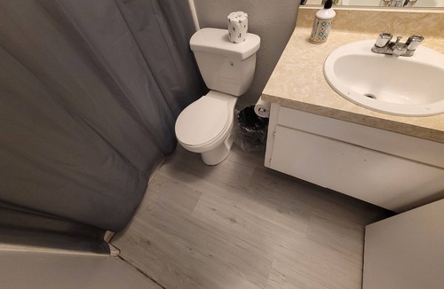 Beverly Hills Hotel | (A18) Cozy & Efficient Queen Private Studio