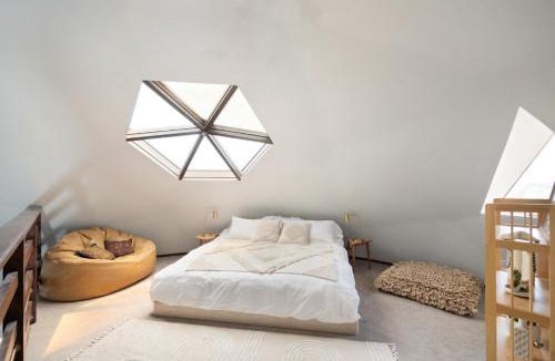 Landers House | Abracadabra Dome - Come Experience the UNIQUE and Cozy!