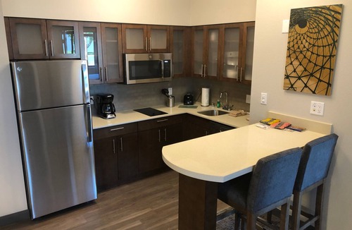 Irvine Business Complex Apartment | Accessible 1BR Suite w/Kitchen | Free Breakfast!