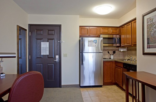 Palmdale Apartment | Accessible 1BR Suite w/Kitchen + Free Breakfast