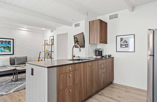 Old Las Palmas House | ADA 2BR + Kitchen + Shared Pool | Old Las Palmas | The Weekend
