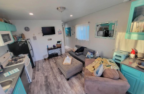 East Side Capistrano House | Adorable Beach House 1/2 mile from the Beach