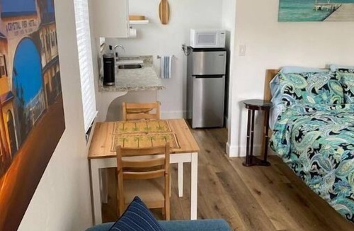 La Jolla Mesa Apartment | Adorable Private Studio- Walk To Beach and Brunch!