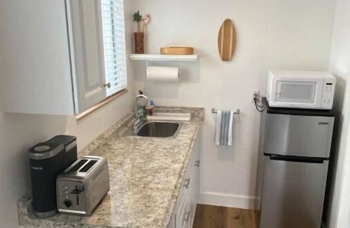 La Jolla Mesa Apartment | Adorable Private Studio- Walk To Beach and Brunch!