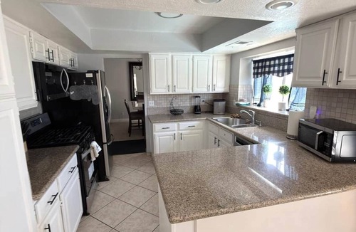Las Vegas House | Affordable VILLA ROSA, nice pool, near Vegas Blvd.